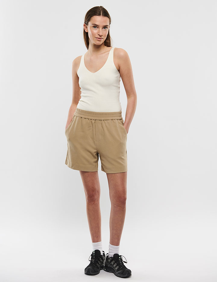 phillipa short white pepper